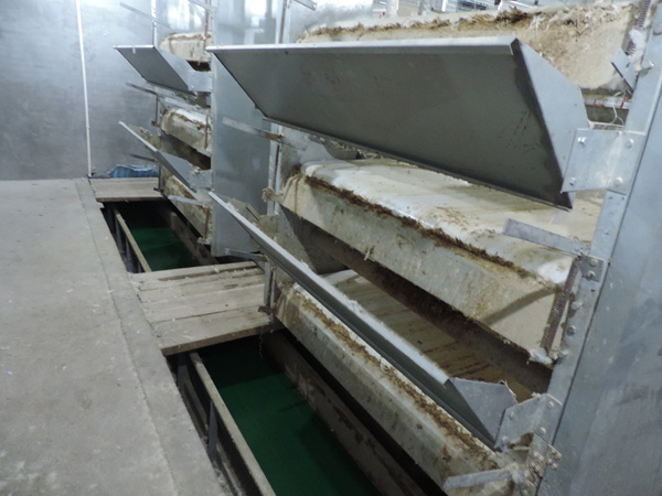 層疊式蛋雞籠養(yǎng)養(yǎng)雞設(shè)備